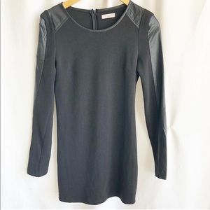 Moolstory Company Black long sleeve shift dress